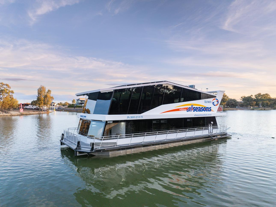 External Elevate luxury boat in Murray river